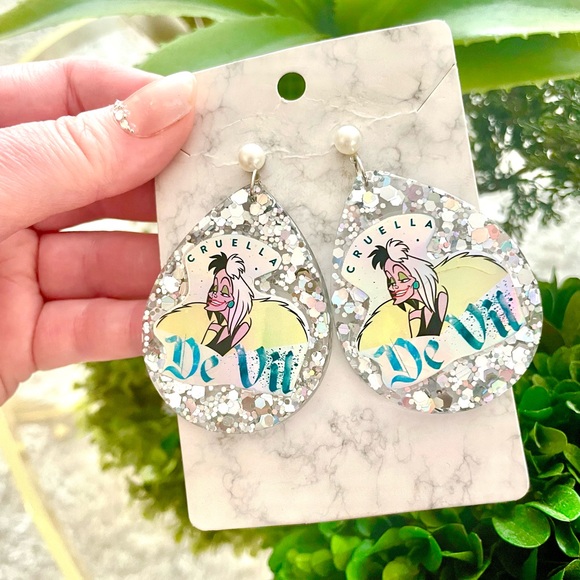 Cruella Deville Acrylic Dangle Earrings - Picture 2 of 5